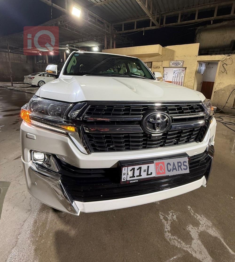 تۆیۆتا لاند کروزەر